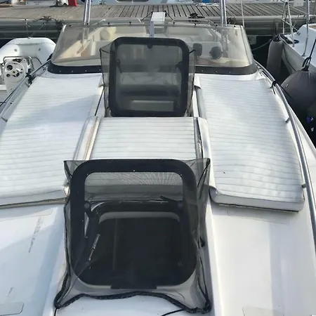 船屋 Bed & Boat Suegno 基亚瓦里